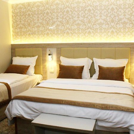 Hotel Elegance Илиджа Экстерьер фото