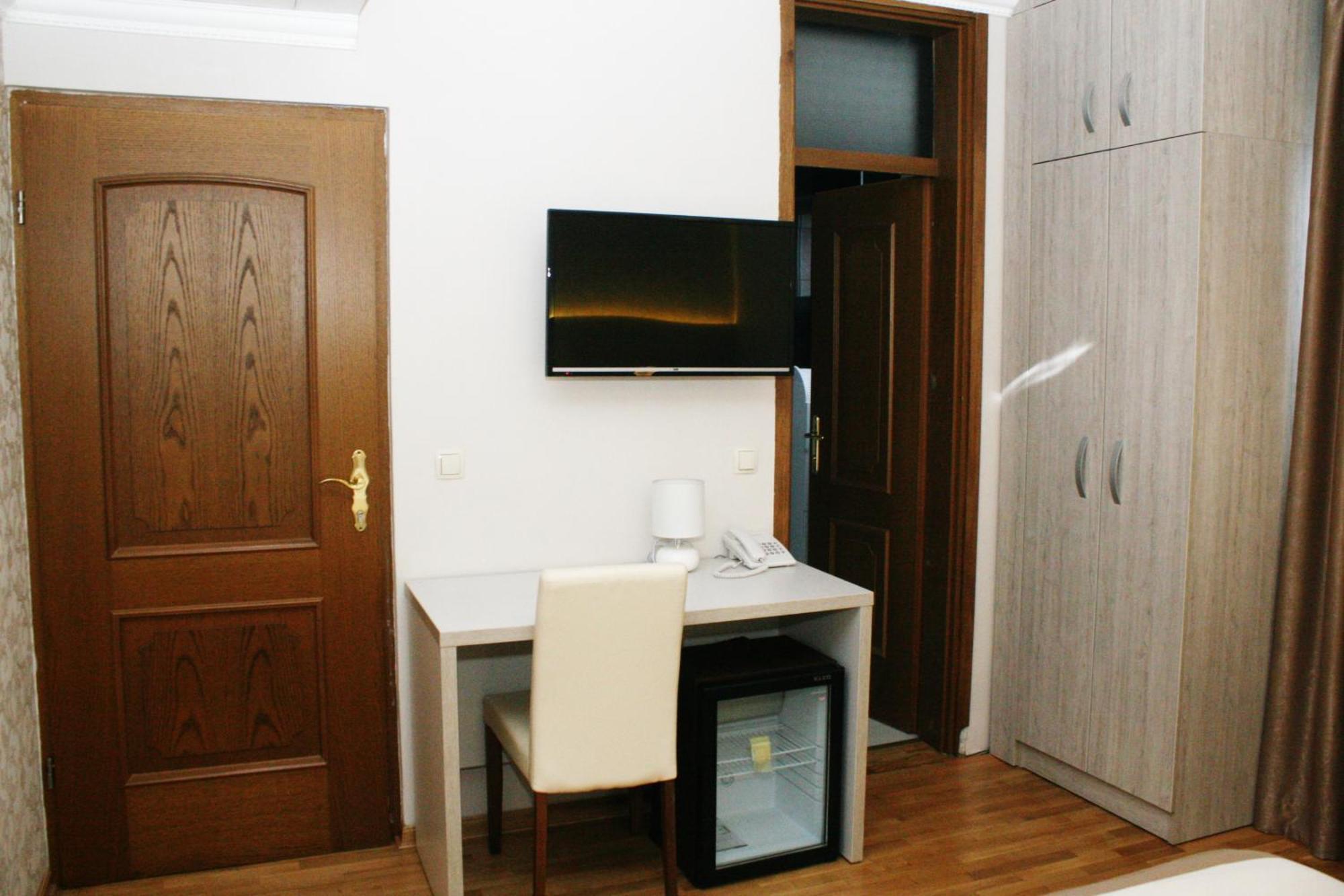 Hotel Elegance Илиджа Экстерьер фото