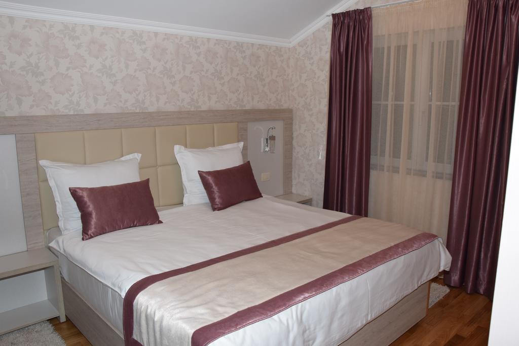 Hotel Elegance Илиджа Экстерьер фото