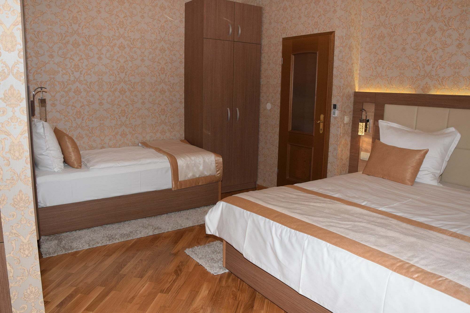 Hotel Elegance Илиджа Экстерьер фото